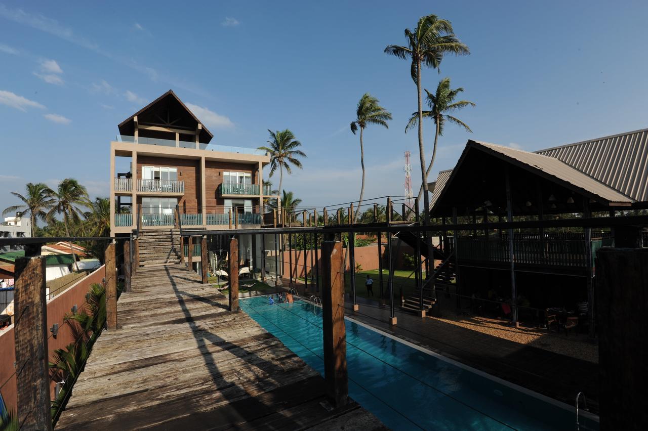 Saprin Beach Resort Uswetakeiyawa Dış mekan fotoğraf
