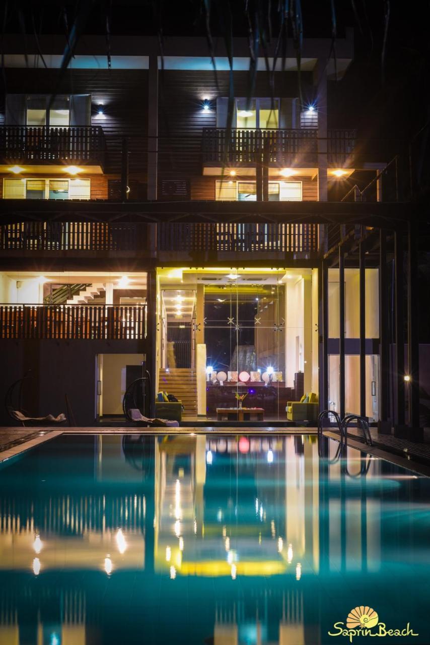 Saprin Beach Resort Uswetakeiyawa Dış mekan fotoğraf