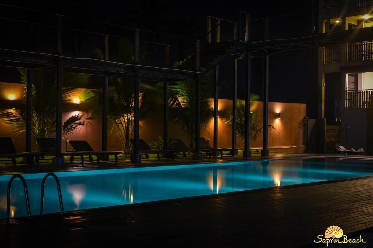 Saprin Beach Resort Uswetakeiyawa Dış mekan fotoğraf