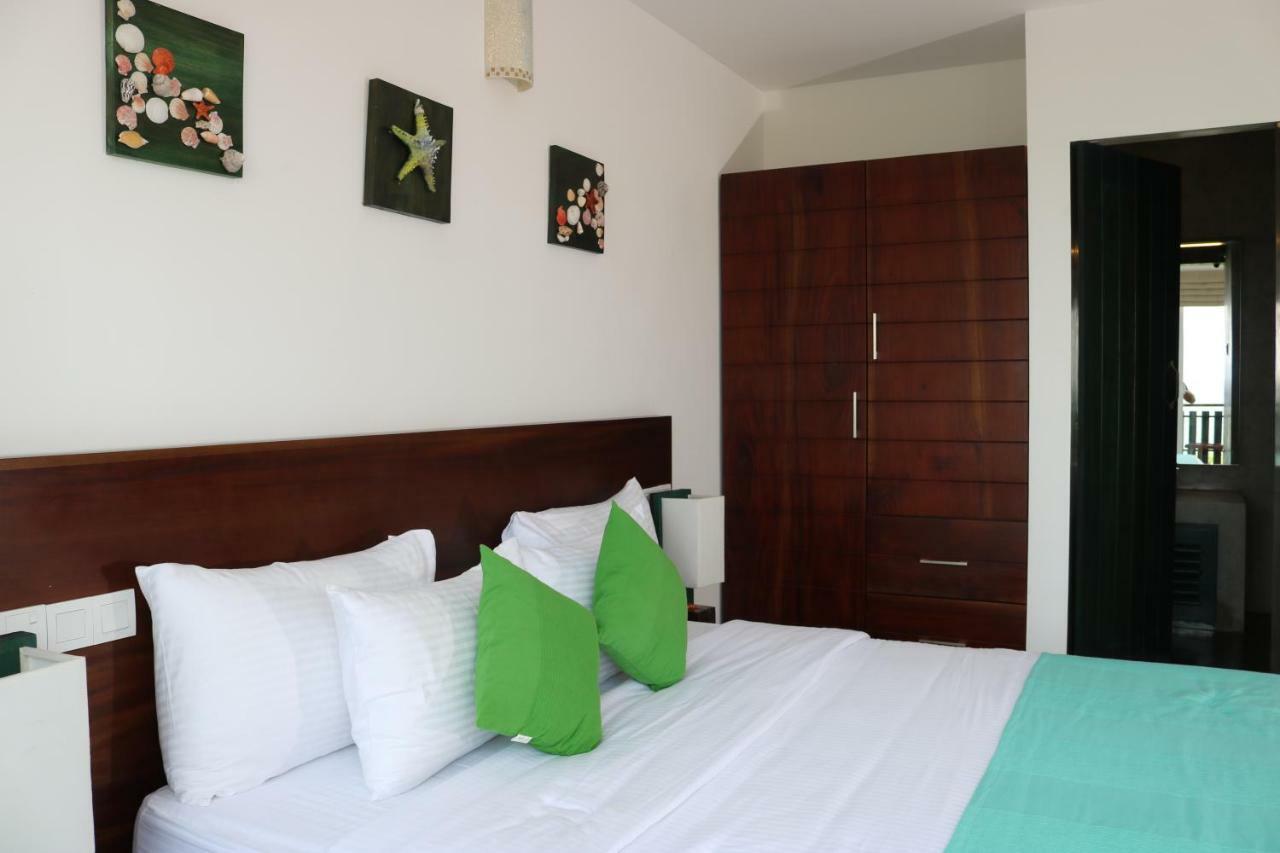 Saprin Beach Resort Uswetakeiyawa Dış mekan fotoğraf
