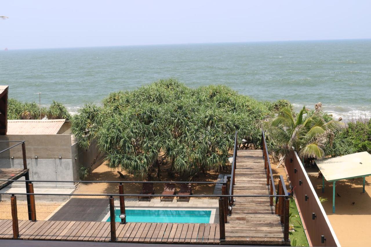 Saprin Beach Resort Uswetakeiyawa Dış mekan fotoğraf