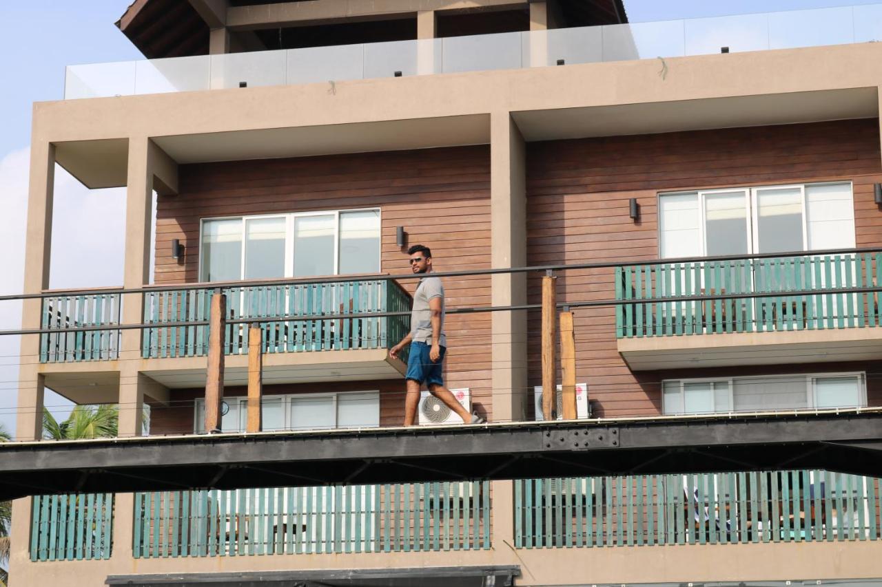 Saprin Beach Resort Uswetakeiyawa Dış mekan fotoğraf
